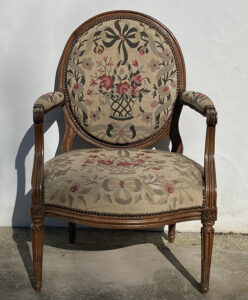 Location mariage fauteuil 1 place broderie