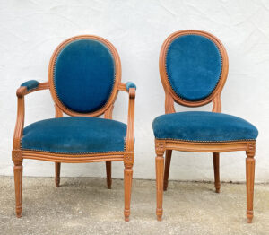 Location mariage fauteuil ancien bleu lagon